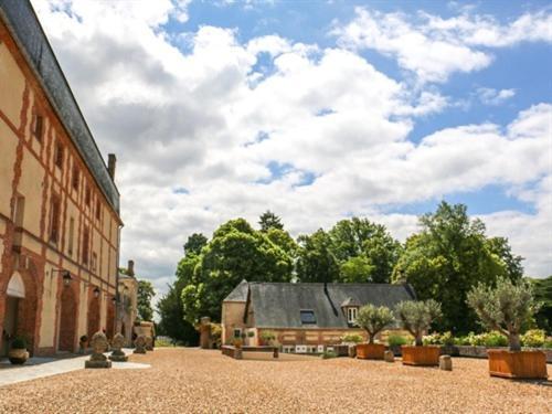 Готель Domaine De Montchevreuil Fresneaux-Montchevreuil Екстер'єр фото